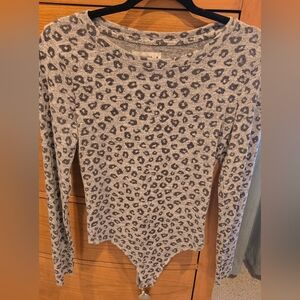 NWT Abercrombie & Fitch Women's Long Sleeve Leopard Print Top - Women's S